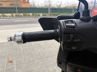 Yamaha Xmax 250cc Scooter Amarillo/Plata