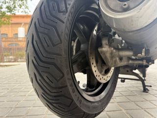 Yamaha Xmax 250cc Scooter Amarillo/Plata