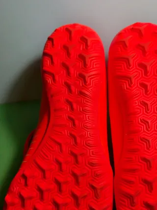 Botas fútbol Nike 44 naranja casi nuevas
