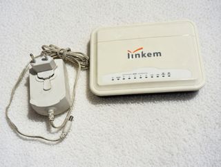 Modem Linkem beige con alimentatore