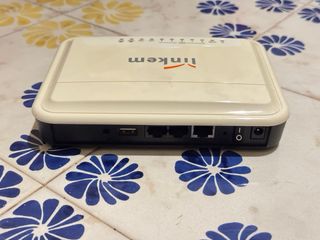 Modem Linkem beige con alimentatore