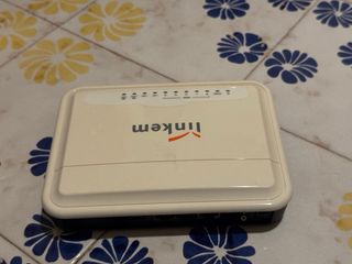 Modem Linkem beige con alimentatore