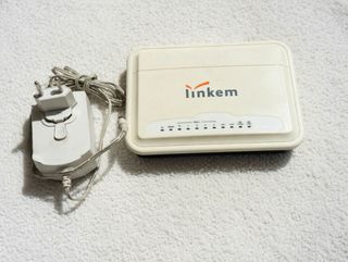 Modem Linkem beige con alimentatore