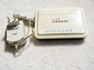 Modem Linkem beige con alimentatore