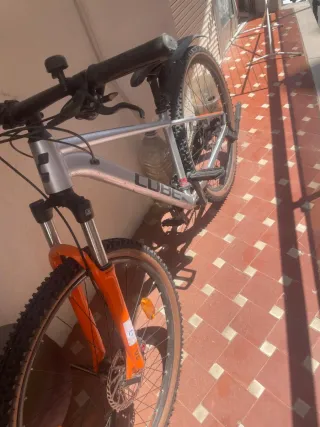 Bicicleta CUBE Gris/Naranja