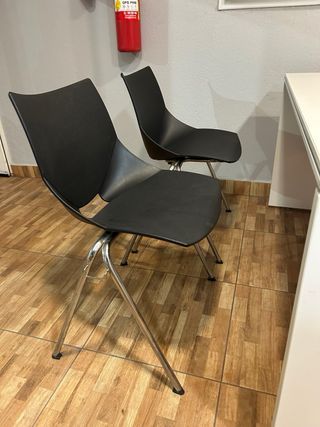 Conjunto de oficina: escritorio y sillas