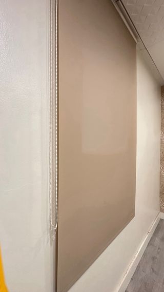 Cortina enrollable beige