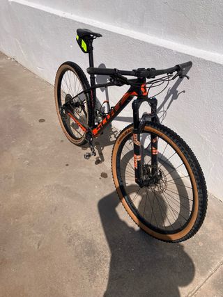 Bicicleta Scott Scale Carbono