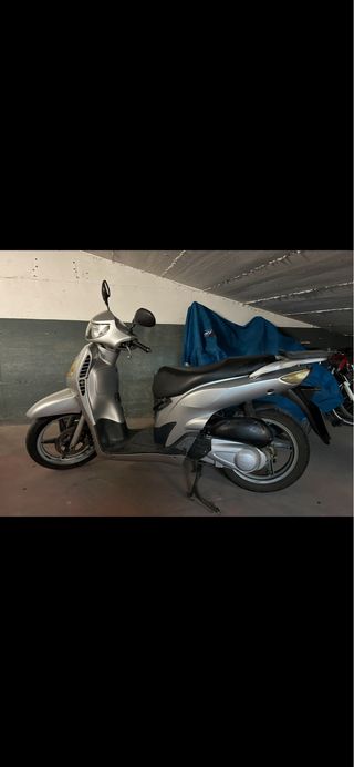 Honda SH 150 Plata 53.000 km