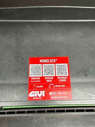Baúl Givi Negro Monolock System