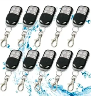 Scatola con 1kg+ crick + 10 telecomandi+ Faro 200w