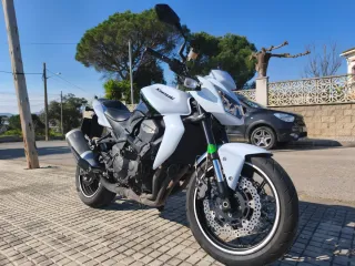 Kawasaki Z750 2009 Blanca y Negra