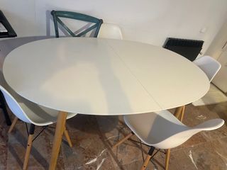 Mesa comedor extensible blanca y madera