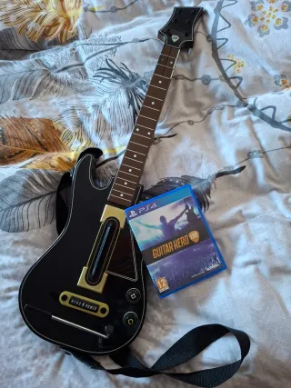 PlayStation4 + VR con mandos, juegos y guitarra