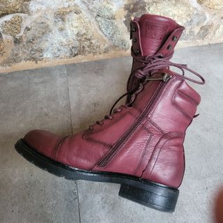 Botines de piel Carmela rojos