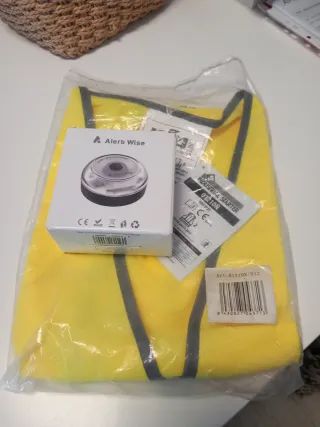 Baliza homologada con chaleco antireflectante