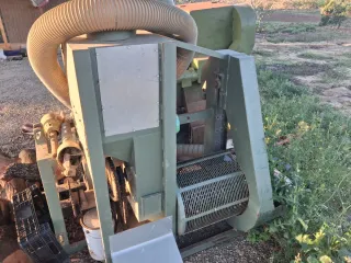 Máquina para recoger avellanas