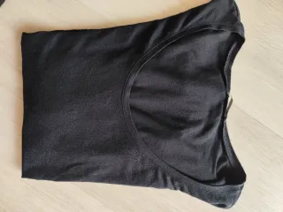 Maglia nera girocollo manica lunga