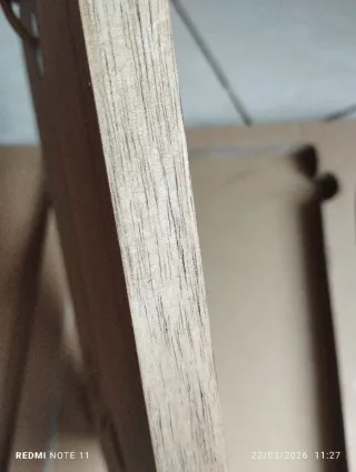 Tagliere in legno con coltello,