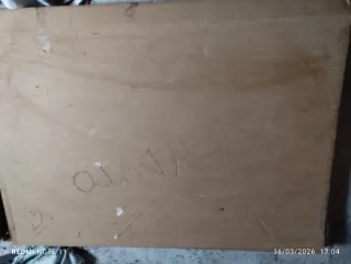 Tagliere in legno con coltello,