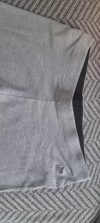 Legging gris corto de mujer