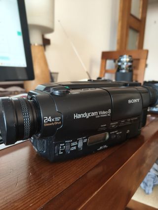 Videocámara Sony Handycam Video 8 CCD-TR580E