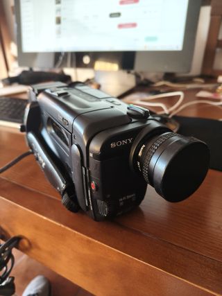 Videocámara Sony Handycam Video 8 CCD-TR580E