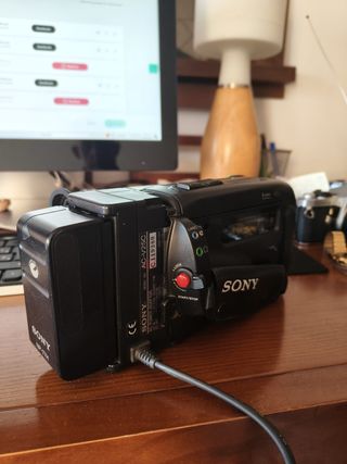 Videocámara Sony Handycam Video 8 CCD-TR580E