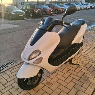 Yamaha Majesty Maxi Scooter