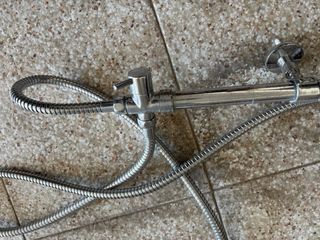 Barra Ducha Dos Salidas Negra y Plateada