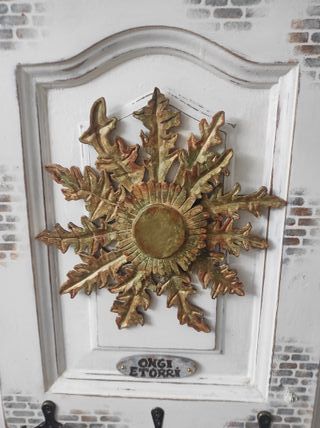 Colgador Eguzkilore Metal y Madera