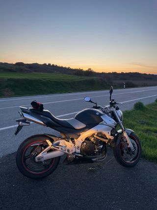 Suzuki GSR 600