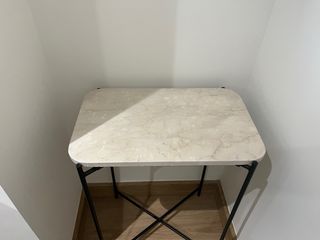 Mesita auxiliar mármol y metal