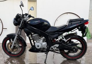 Daelim Roadwin 125 Negra