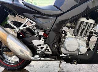 Daelim Roadwin 125 Negra