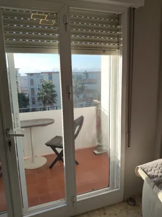 Puerta de aluminio para balcón