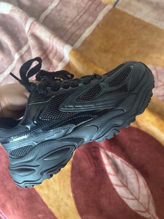 Zapatos negros me costaron 60€