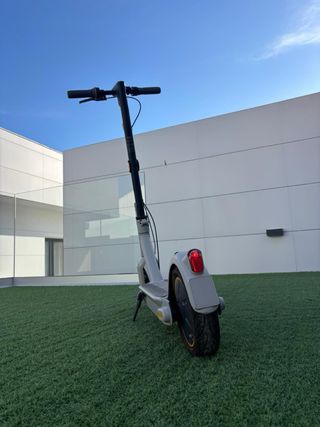 Patinete eléctrico Ninebot como nuevo