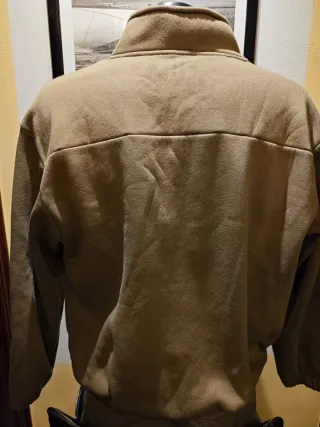 Pantalón beige relaxed fit