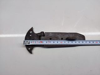 Antigua bisagra de hierro