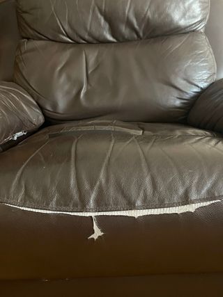 Sofá de cuero marrón