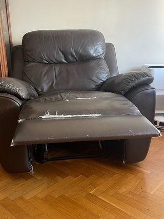 Sofá de cuero marrón