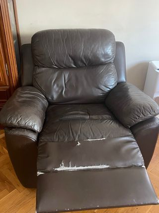 Sofá de cuero marrón