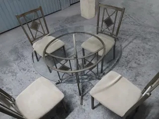 Mesa redonda cristal y 4 sillas metal