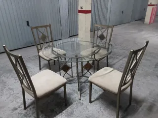 Mesa redonda cristal y 4 sillas metal