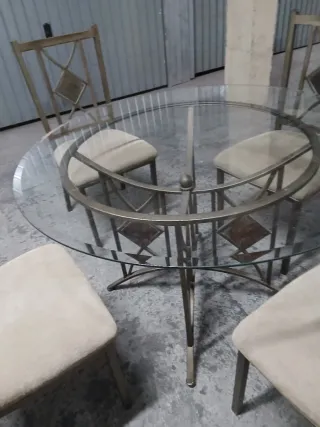 Mesa redonda cristal y 4 sillas metal