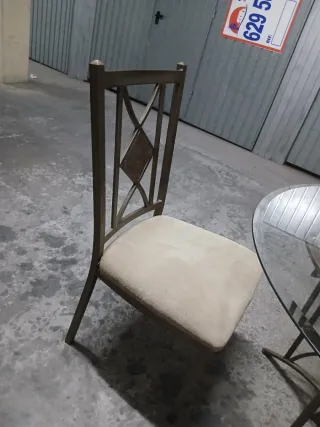 Mesa redonda cristal y 4 sillas metal