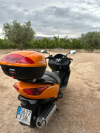 Honda Forza 250 Naranja Maxi-Scooter