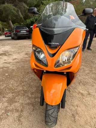 Honda Forza 250 Naranja Maxi-Scooter