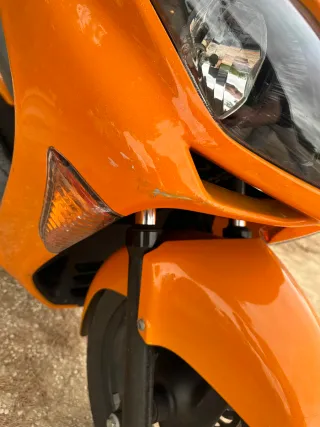 Honda Forza 250 Naranja Maxi-Scooter
